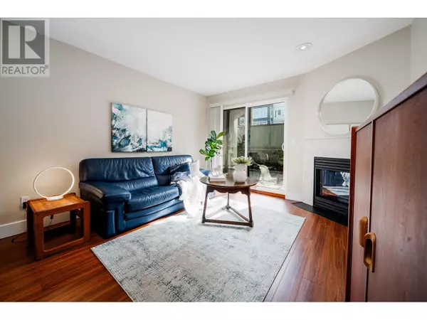 North Vancouver, BC V7P1R3,888 West 16TH ST #1