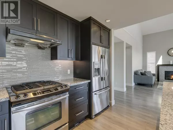 Coquitlam, BC V3E0J1,3458 BURKE VILLAGE Promenade #102