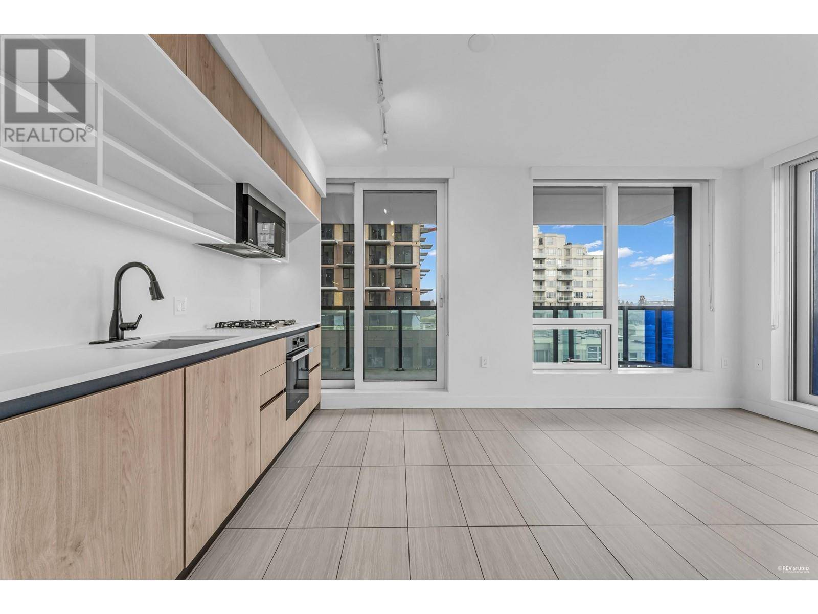 Vancouver, BC V5R0J9,5058 JOYCE ST #501