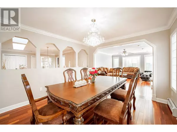 Burnaby, BC V5J3R2,6970 WILLINGDON AVENUE