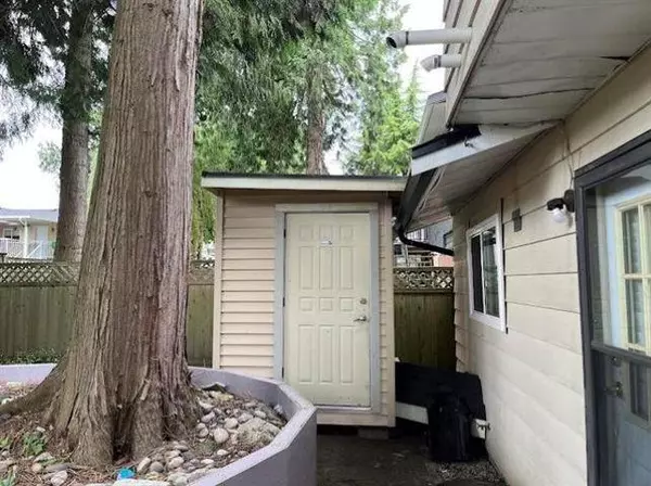 Surrey, BC V3W7J2,13218 67 AVENUE