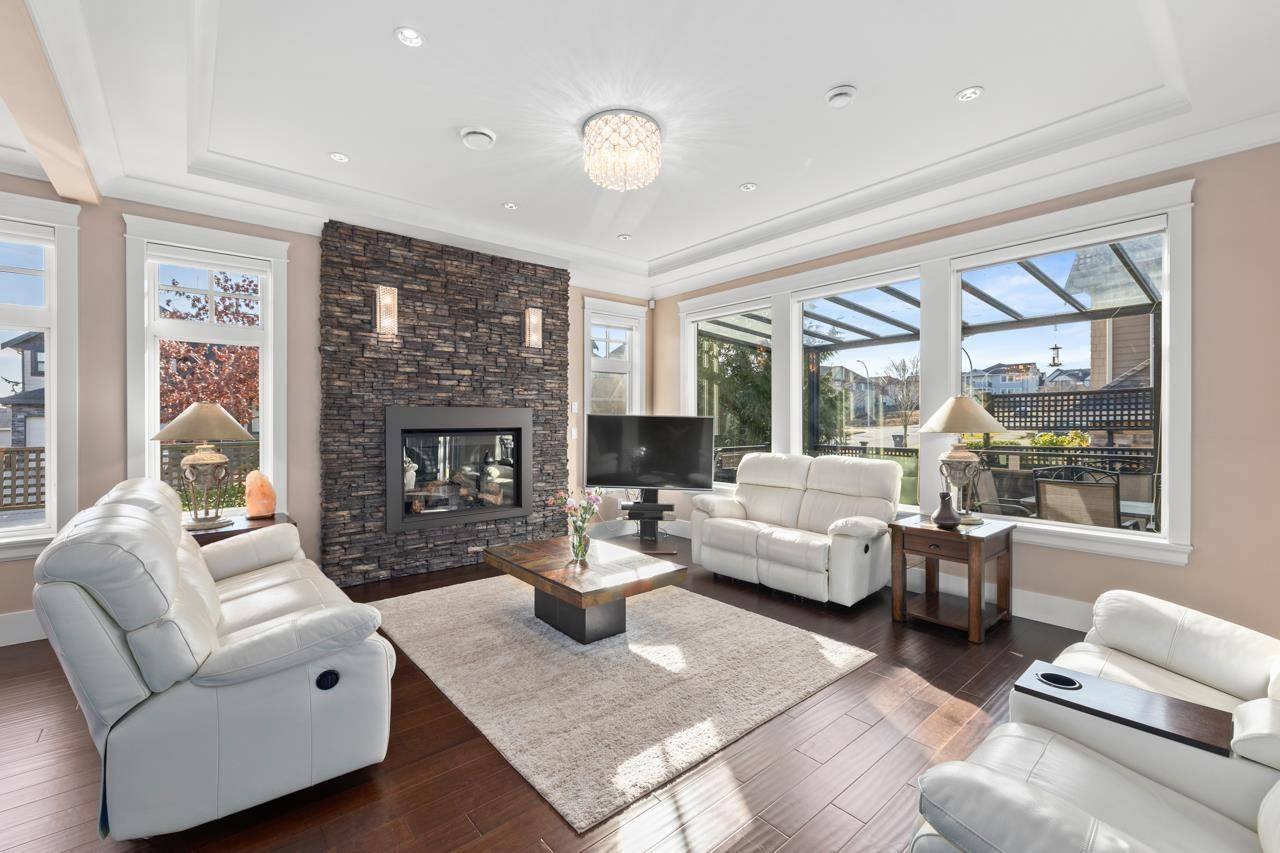 Surrey, BC V3S6S4,5517 188A STREET