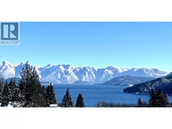 Gibsons, BC V0N1V1,605 WOODLAND AVENUE