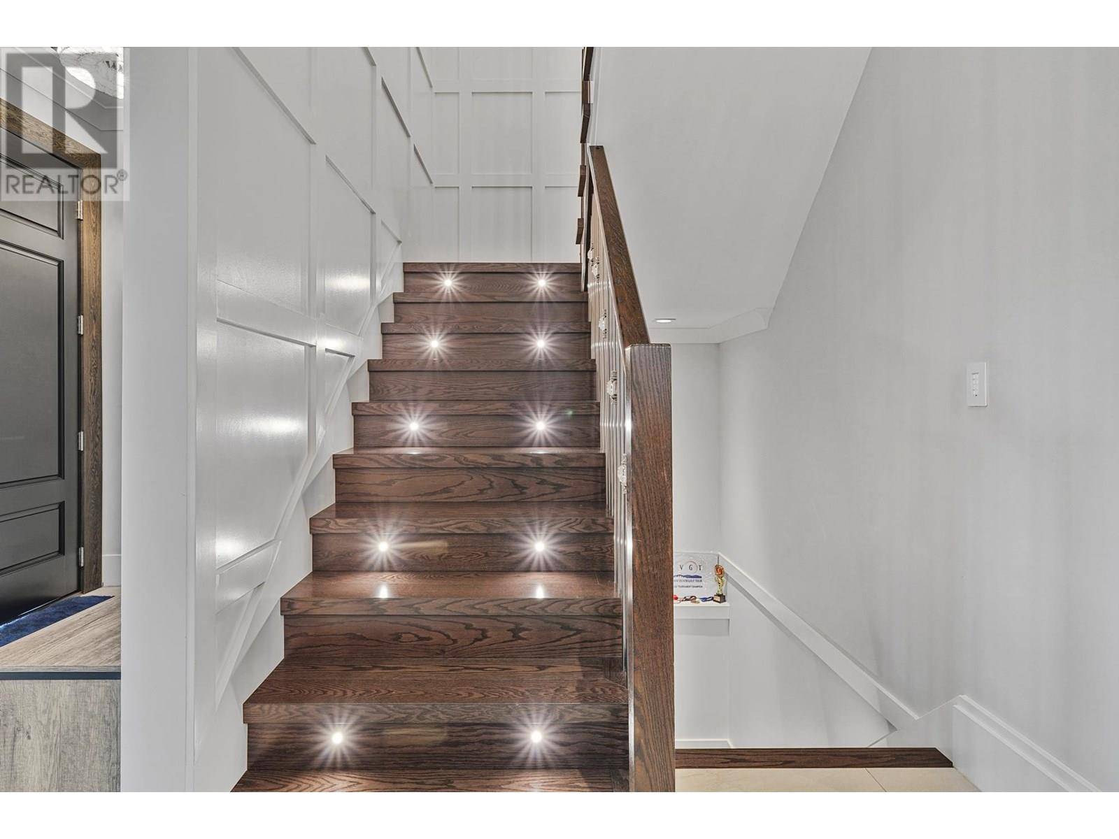 Vancouver, BC V6P2A8,1895 W 60TH AVENUE