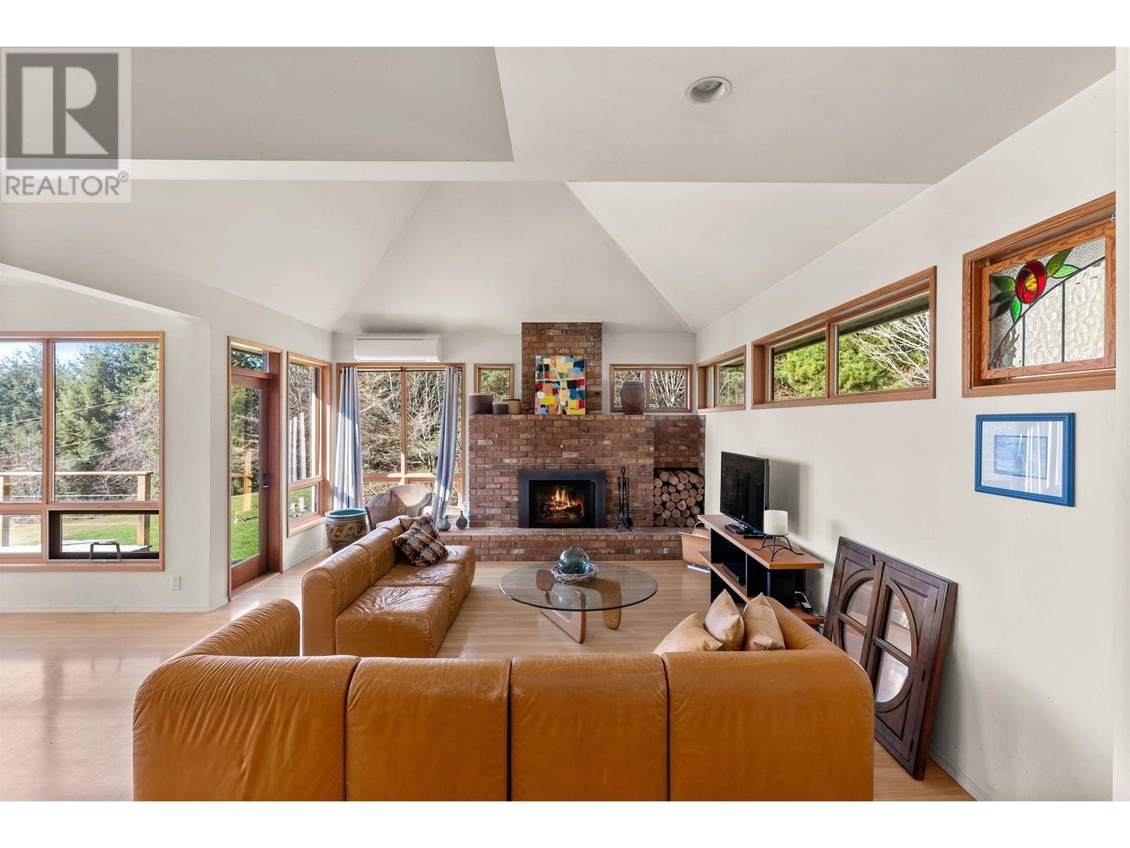 Gibsons, BC V0N1V5,1911 GRANDVIEW ROAD
