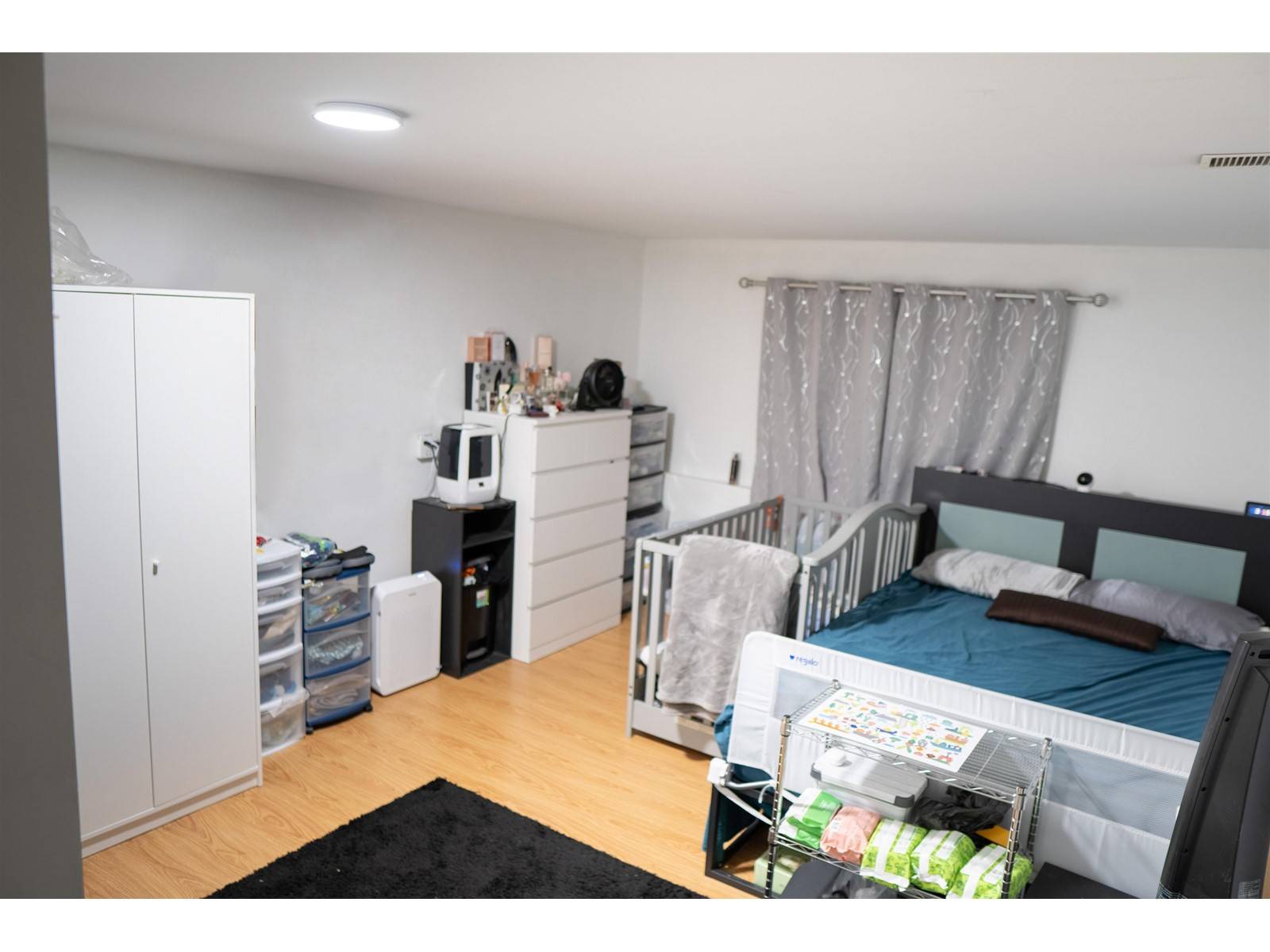Surrey, BC V3T1S2,14072 103 AVENUE