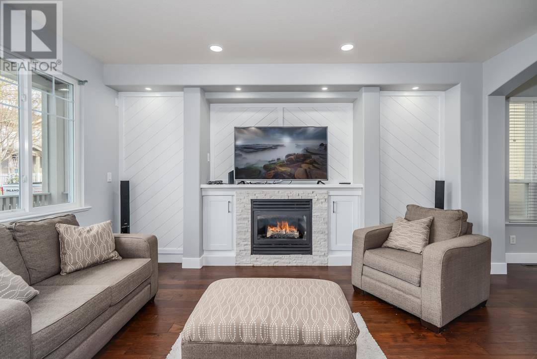 Maple Ridge, BC V2W0A7,24326 101A AVENUE