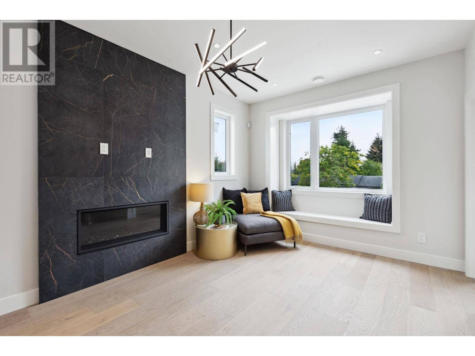 North Vancouver, BC V7P1N2,1330 West 15TH ST