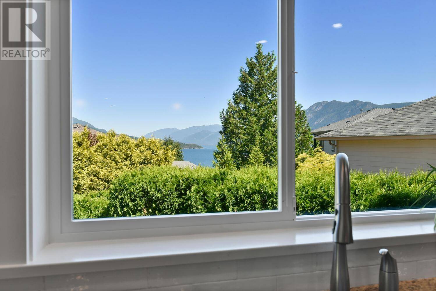 Sechelt, BC V7Z0L1,6387 PIPER PLACE