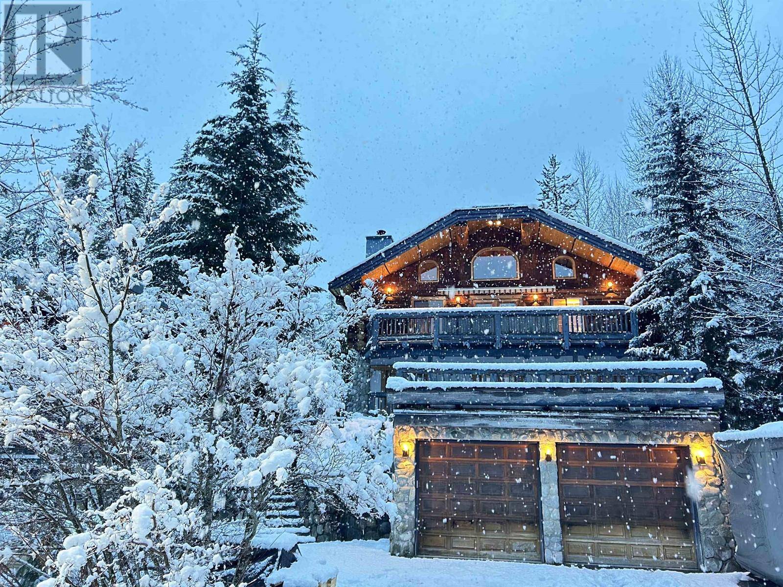 6488 ST. ANDREWS WAY, Whistler, BC V8E0C8