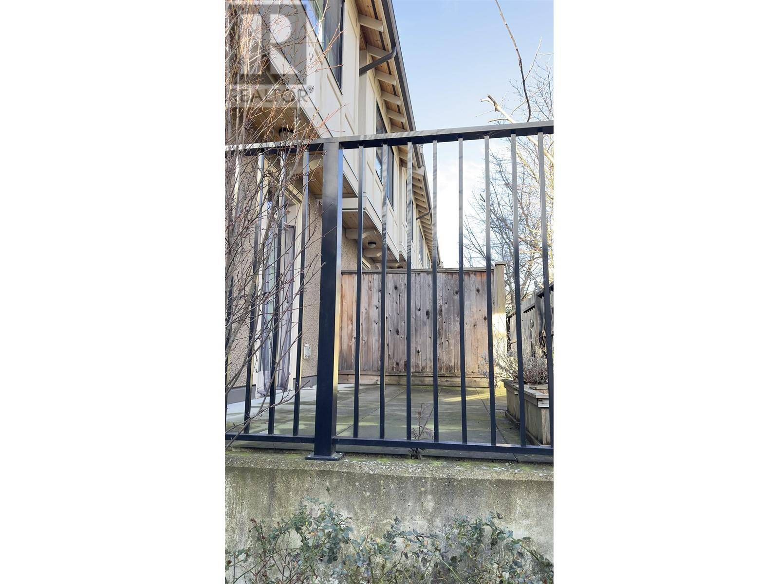 Vancouver, BC V6P0G4,8588 OSLER STREET