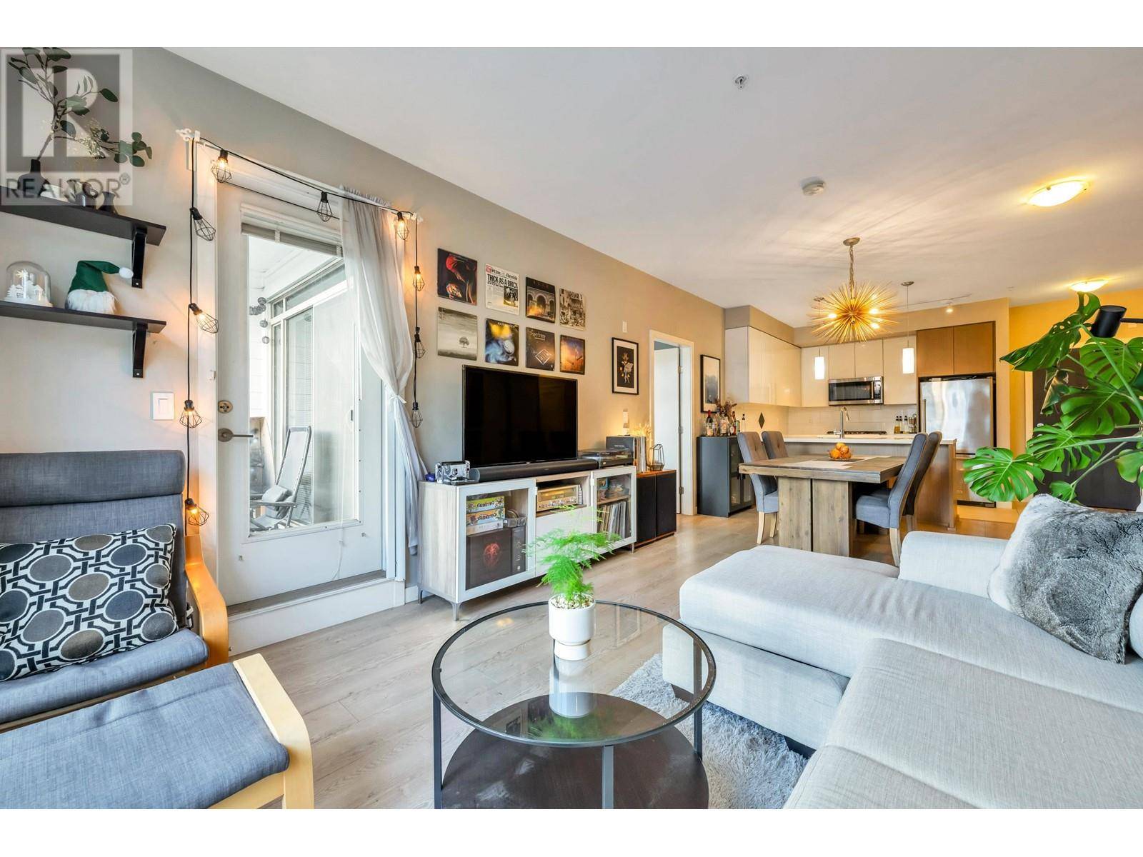 New Westminster, BC V3L0G9,20 East ROYAL AVE #205