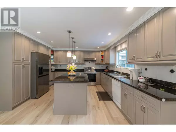 Burnaby, BC V5B2M6,6169 LOCHDALE STREET