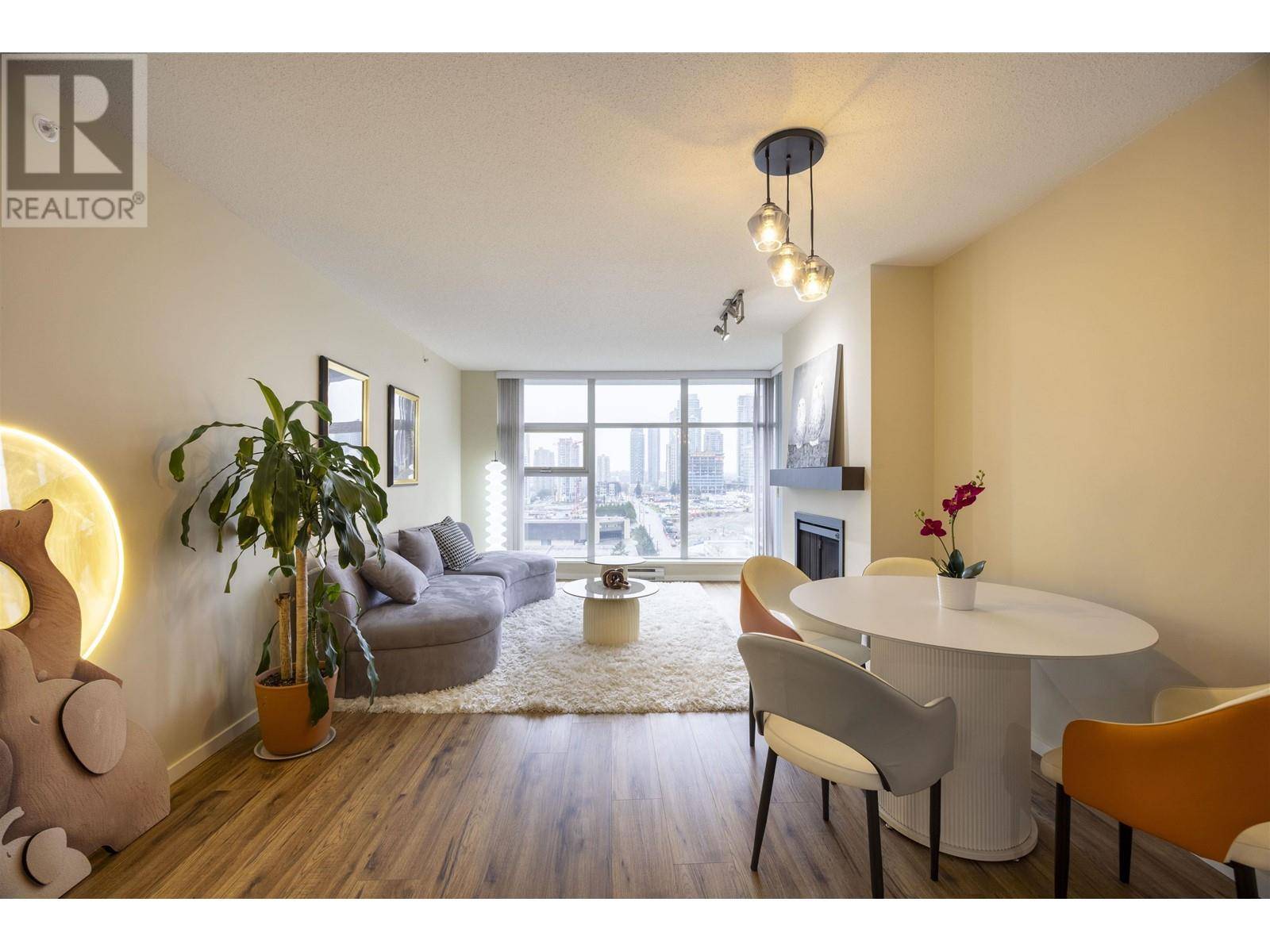 Burnaby, BC V5C0B2,2289 YUKON CRES #1901