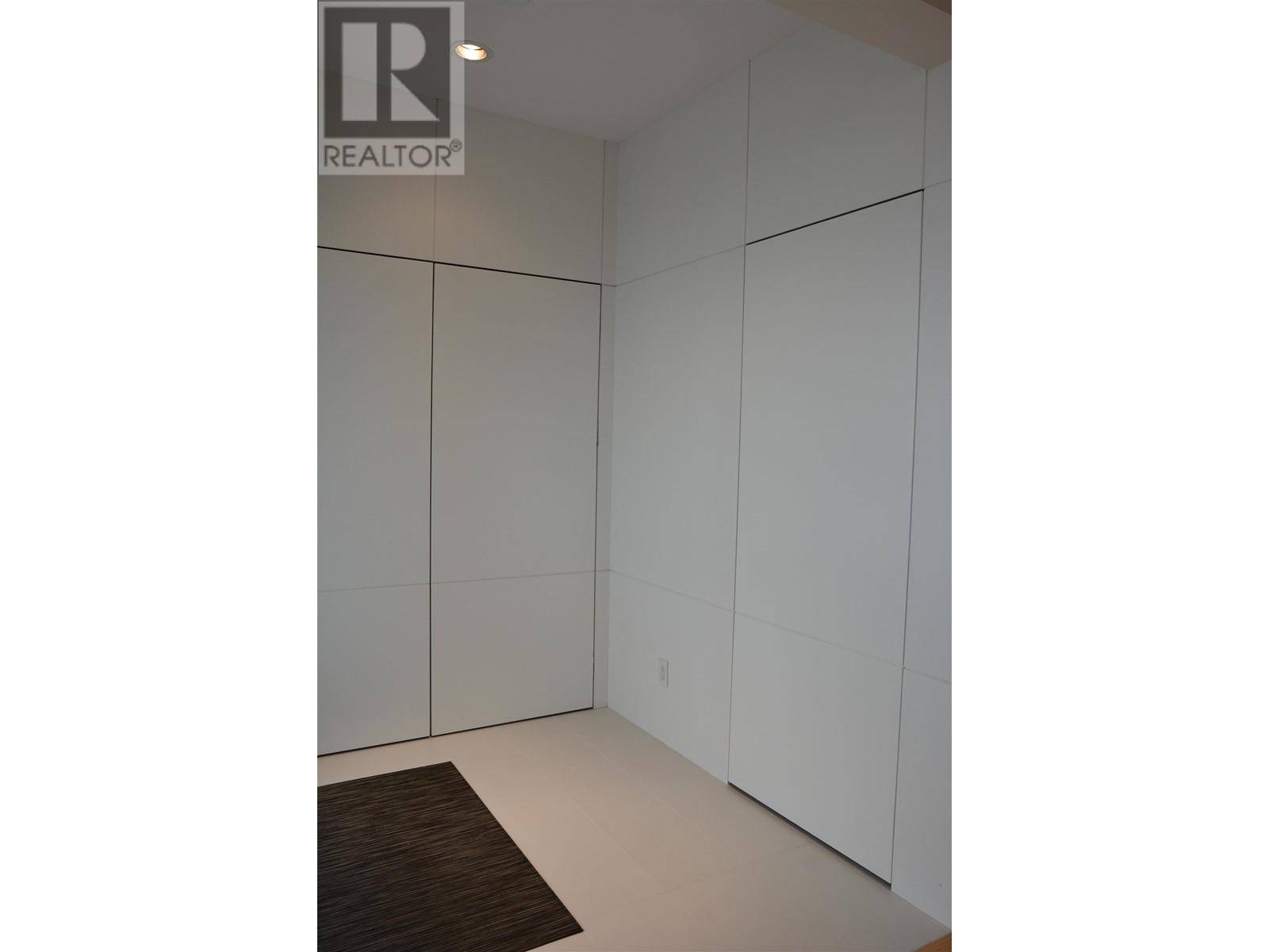Vancouver, BC V5M2W7,3068 E 21ST AVENUE
