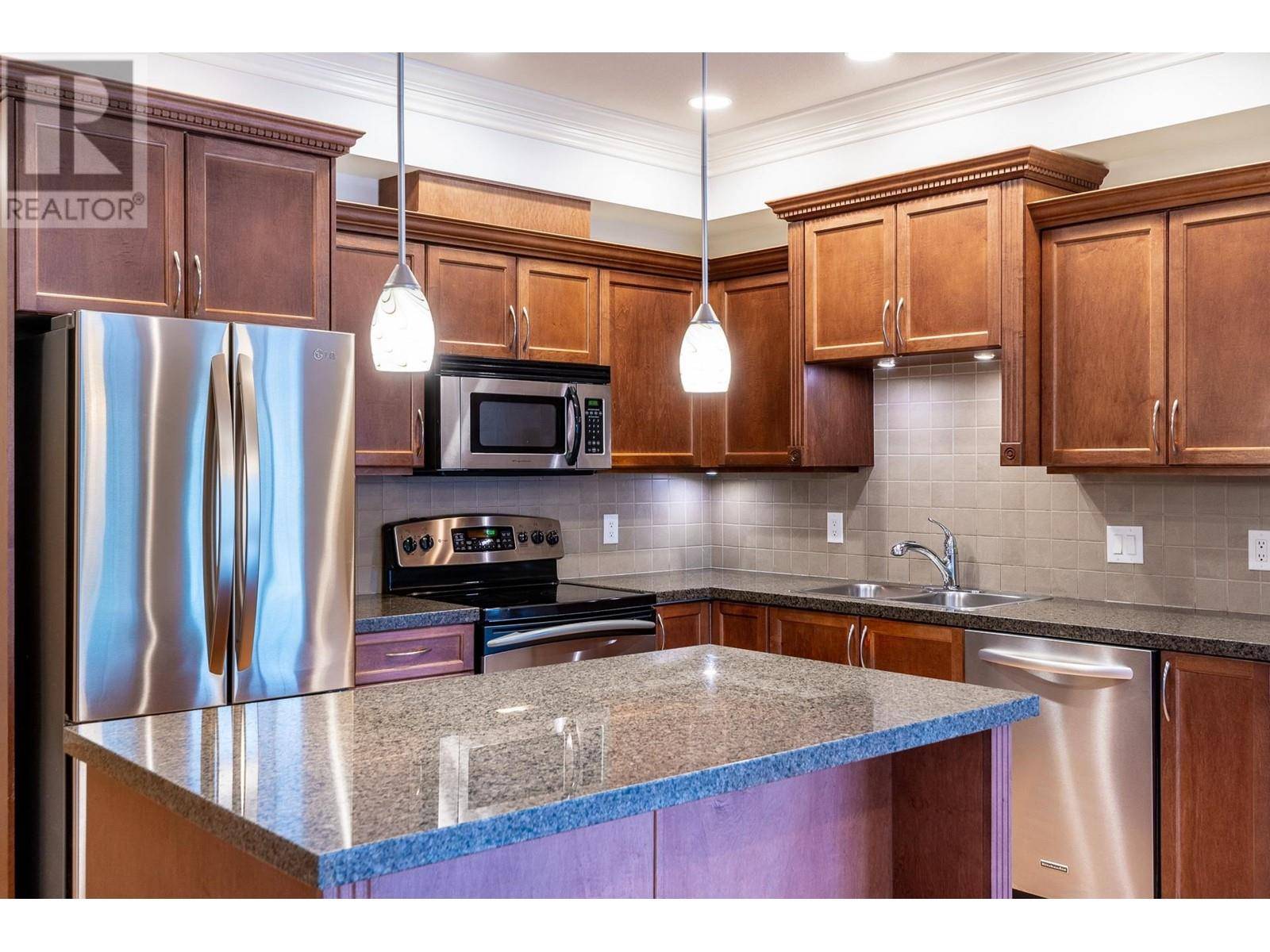 22150 DEWDNEY TRUNK RD #215, Maple Ridge, BC V2X3H6