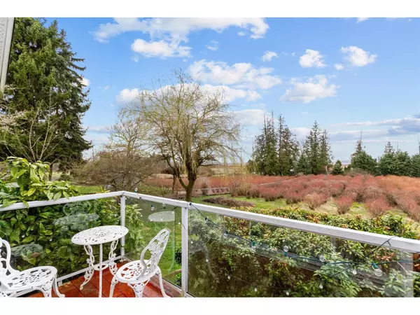 17325 31 AVENUE, Surrey, BC V3Z0C2