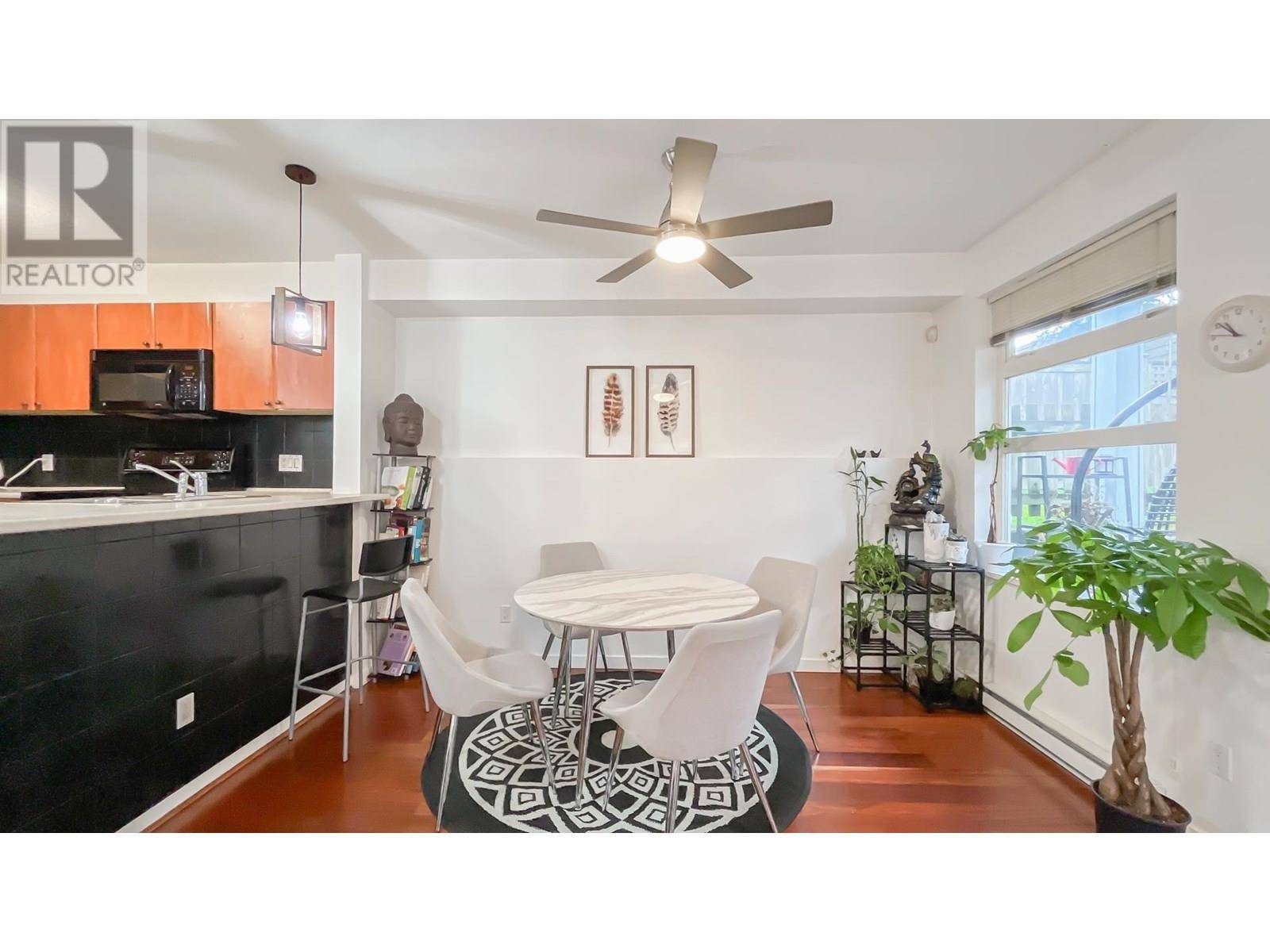 Burnaby, BC V5H3R8,6528 DENBIGH AVE #41
