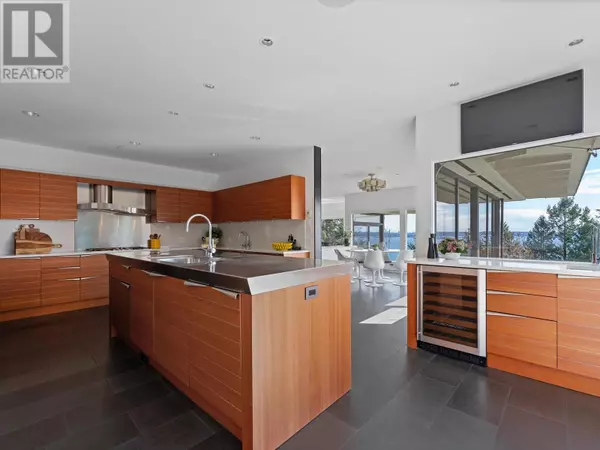 West Vancouver, BC V7V3H3,3460 ROCKVIEW PLACE
