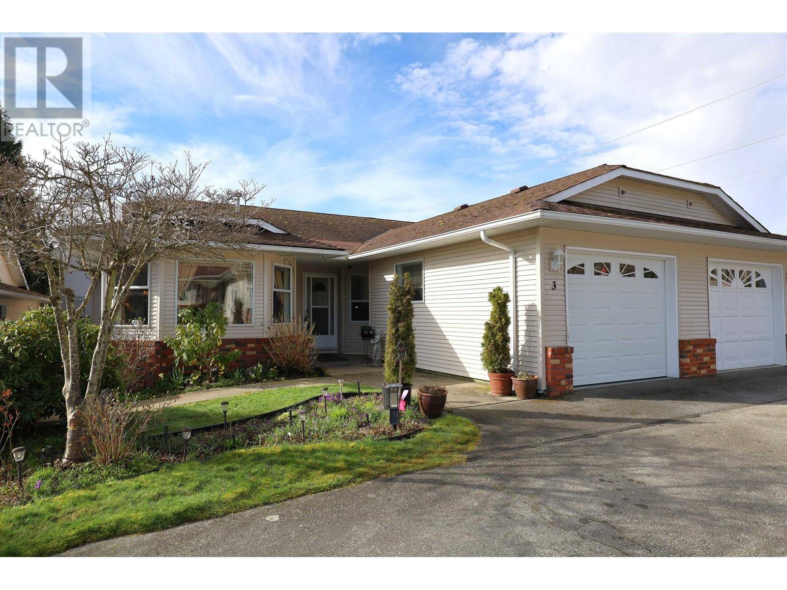 820 KIWANIS WAY #3, Gibsons, BC V0N1V9