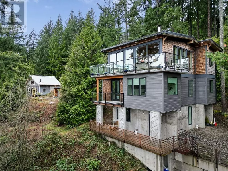 1572 MOUNTAIN ROAD, Gibsons, BC V0N1V2