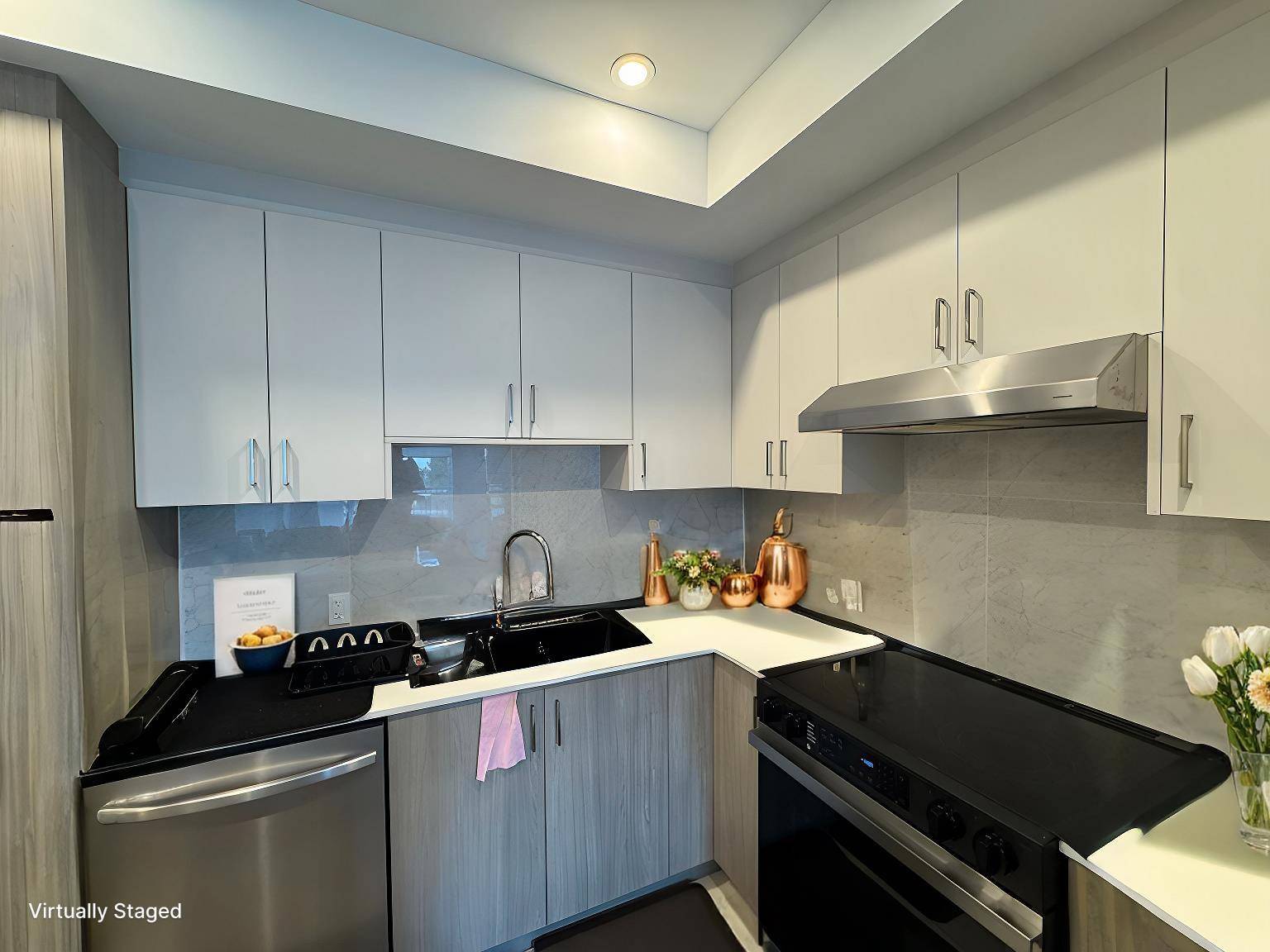 Surrey, BC V3T0T8,13838 108 #102