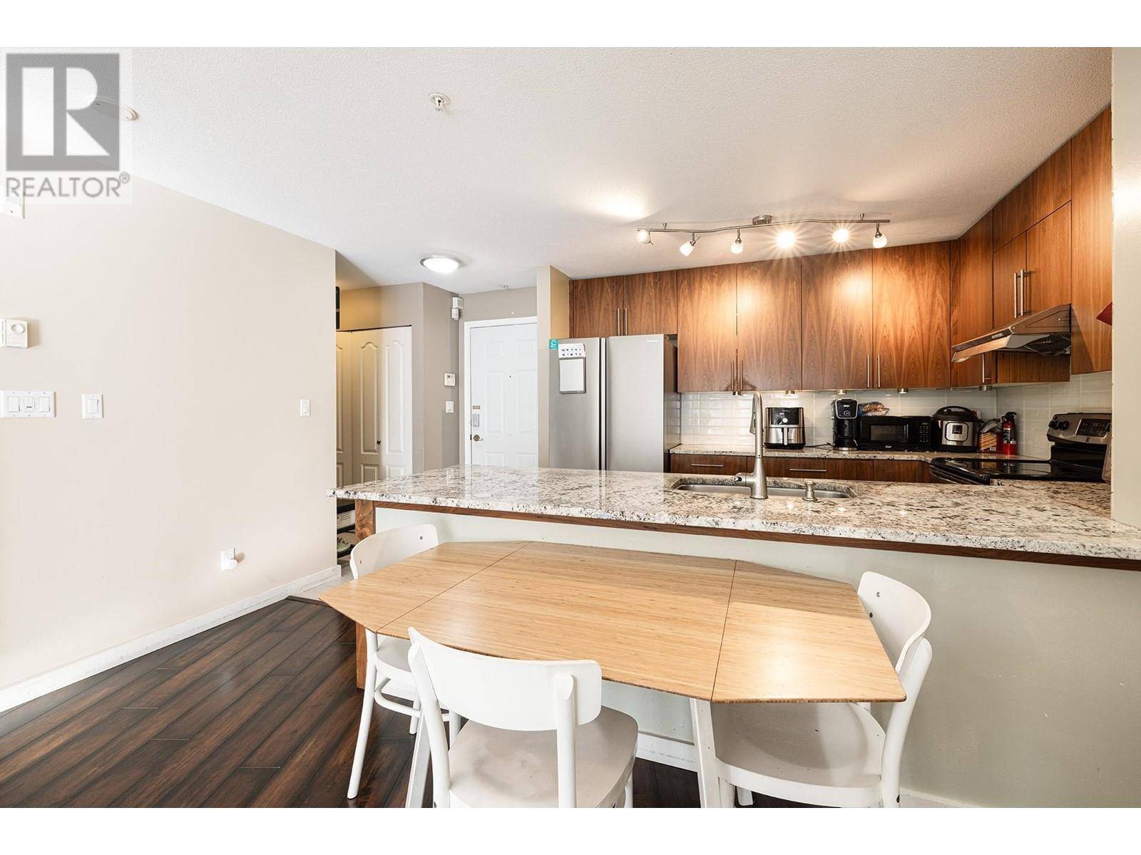 Richmond, BC V7C5P5,5880 DOVER CRES #219