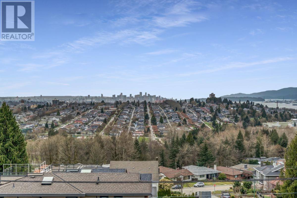 Burnaby, BC V5B1E6,100 N DELTA AVENUE