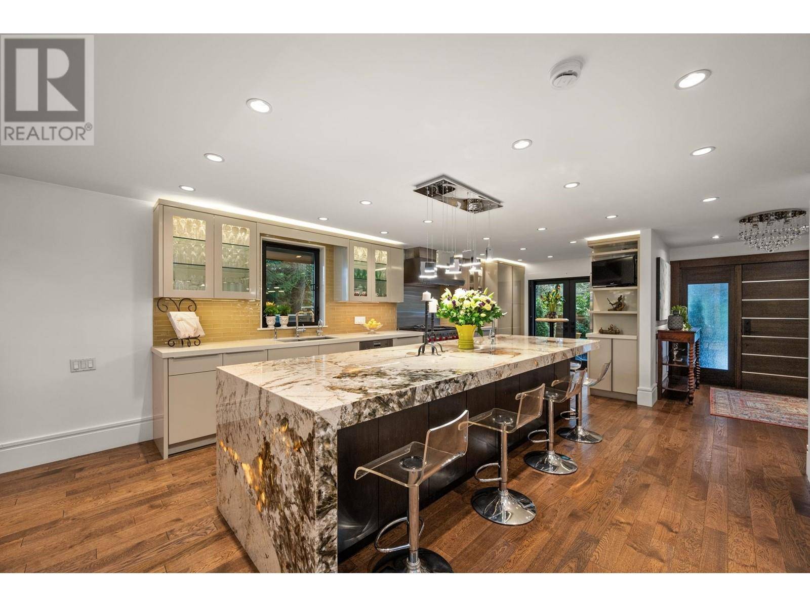 Vancouver, BC V6L3C1,4005 VINE STREET