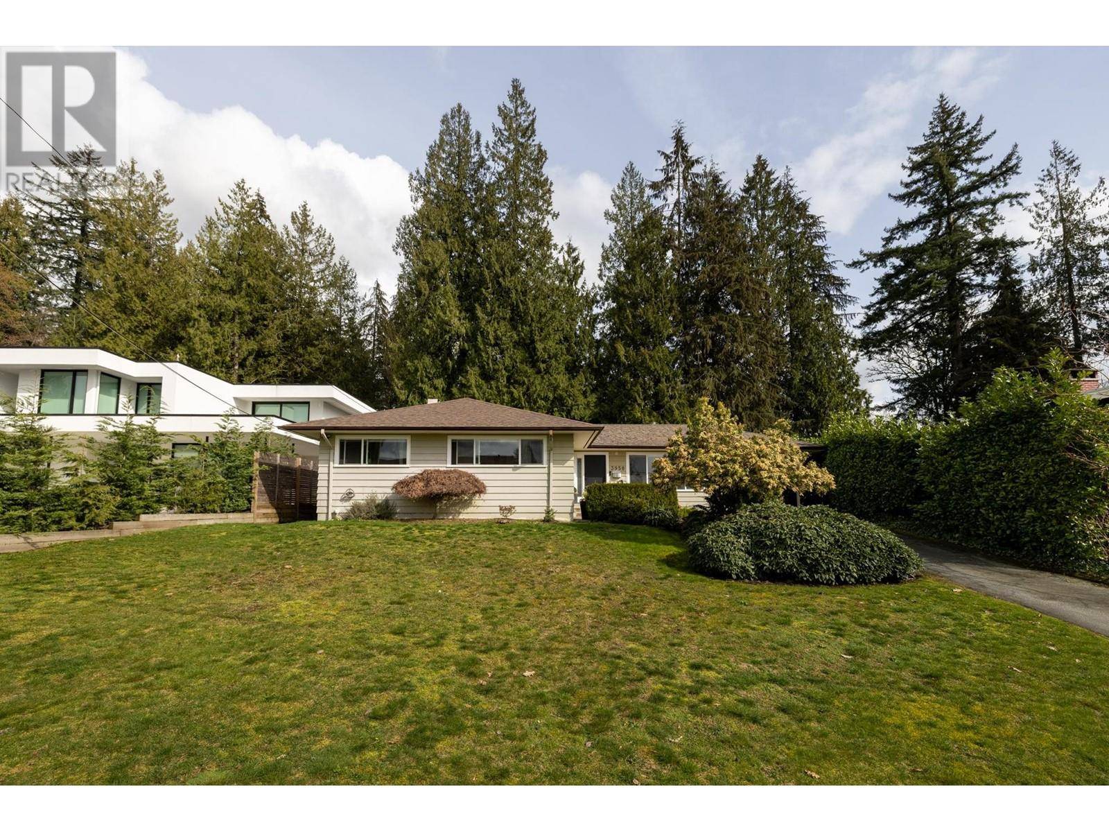 3950 TRENTON PLACE, North Vancouver, BC V7R3G5