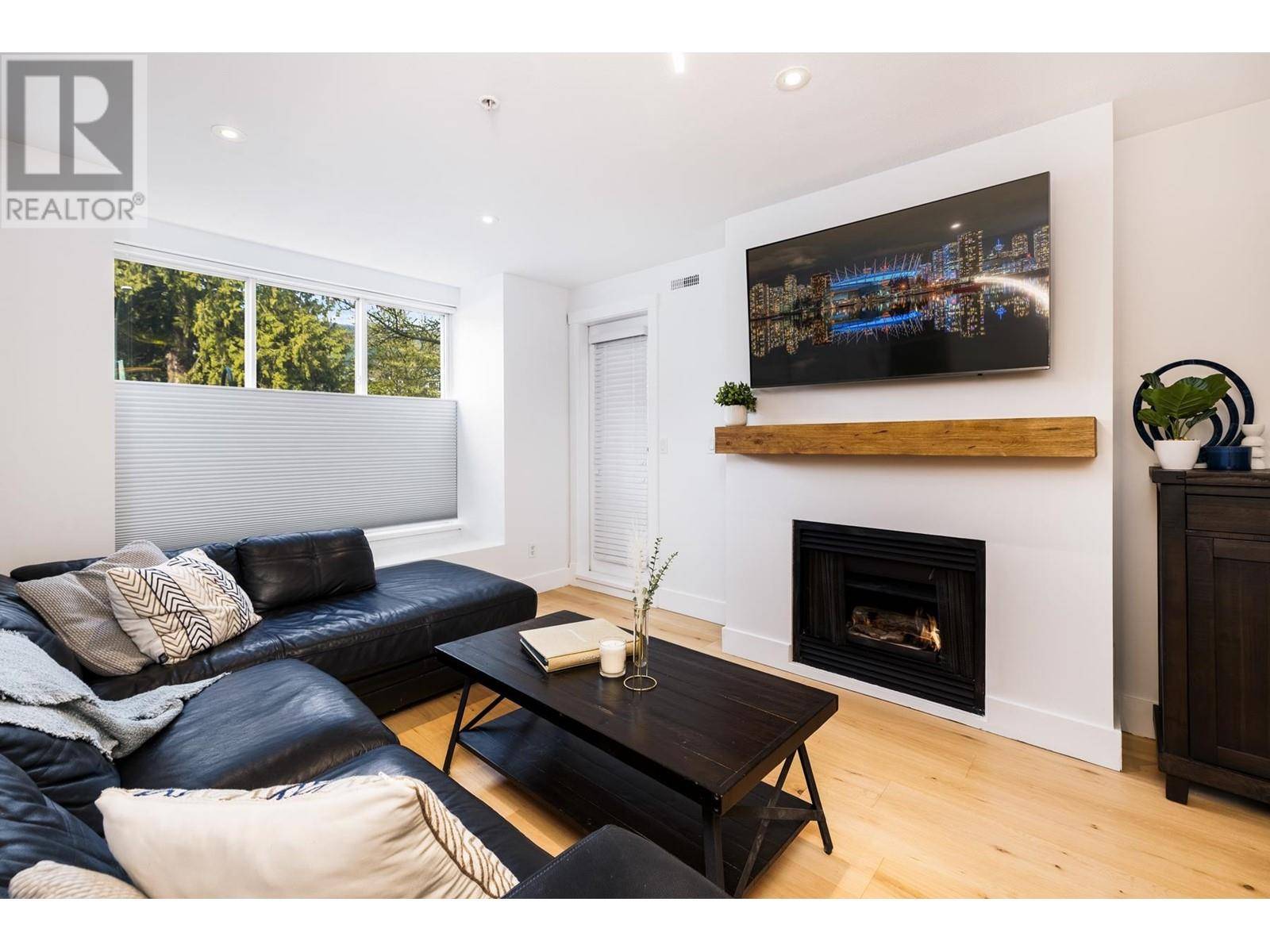 1111 LYNN VALLEY RD #204, North Vancouver, BC V7J3V4