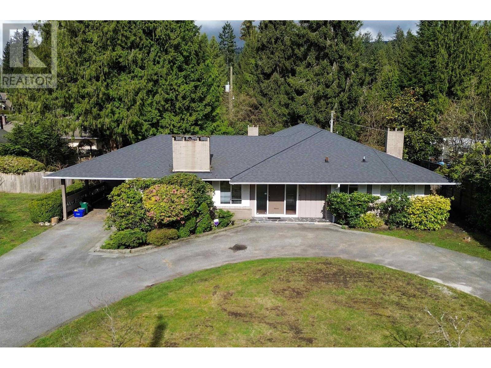 381 ST. JAMES CRESCENT, West Vancouver, BC V7S1J9