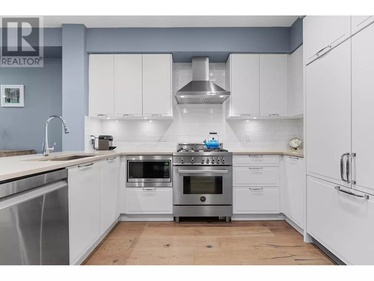 Vancouver, BC V6P3X9,8121 SHAUGHNESSY STREET