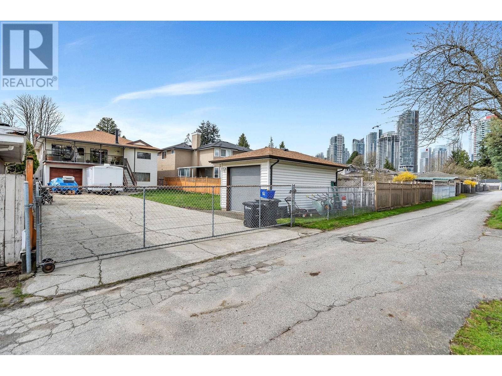 Burnaby, BC V5J3X9,7110 FREDERICK AVENUE