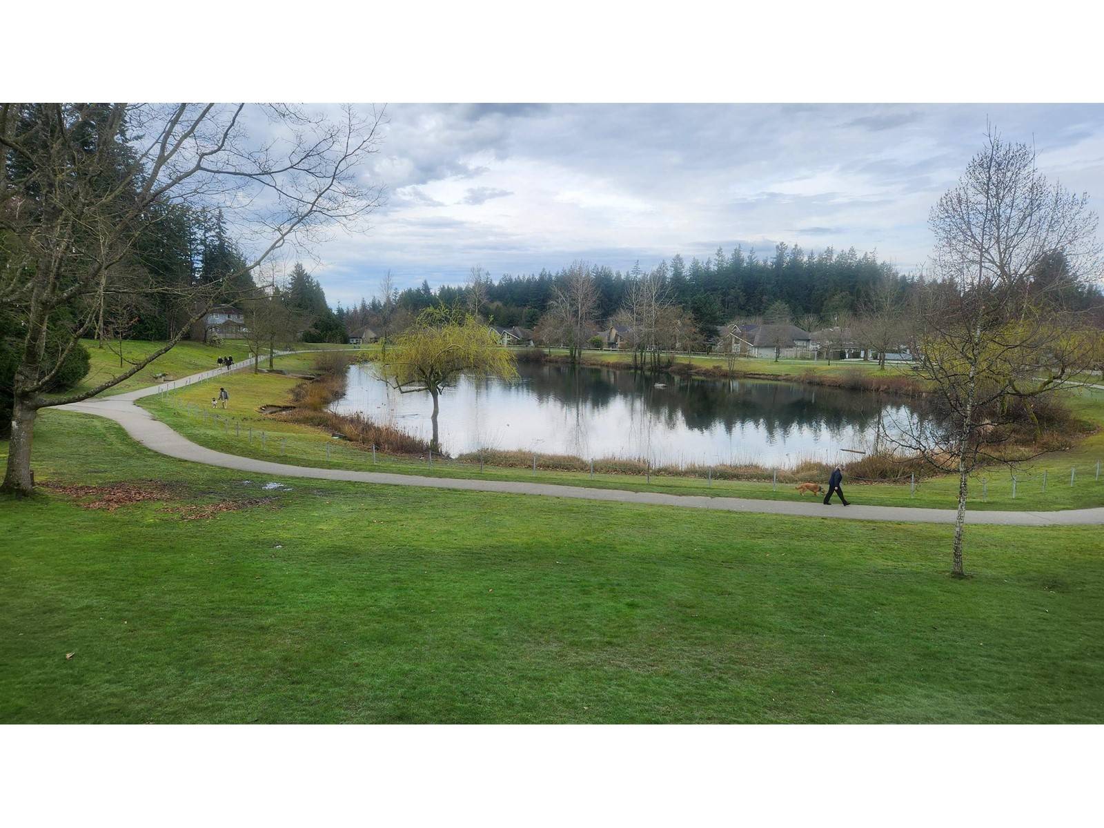 Surrey, BC V3X2B3,6086 West BOUNDARY West #102