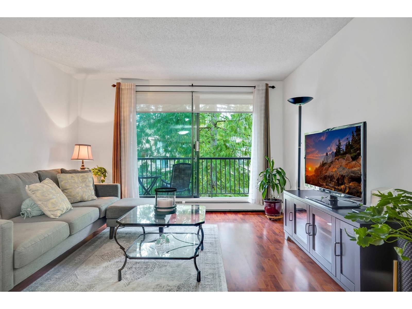 1740 SOUTHMERE #203, Surrey, BC V4A6E4