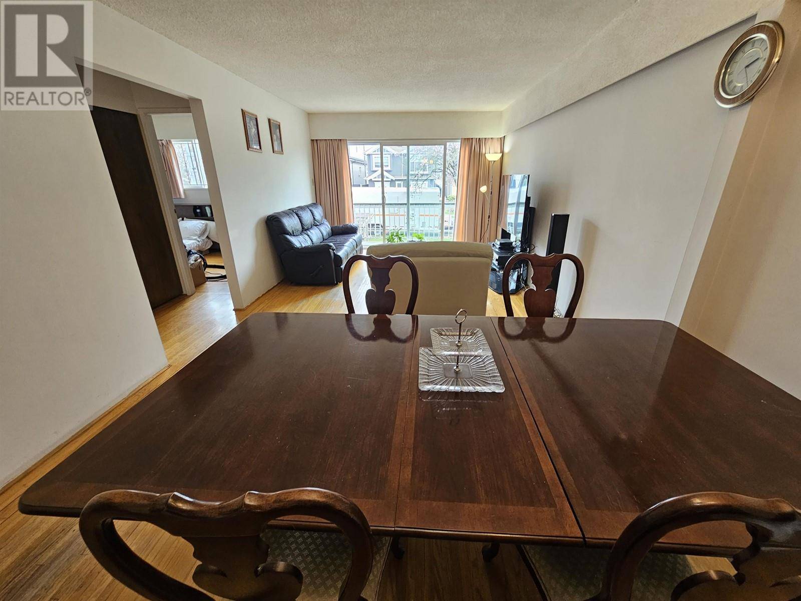 Vancouver, BC V5P3B8,6739 DUMFRIES STREET