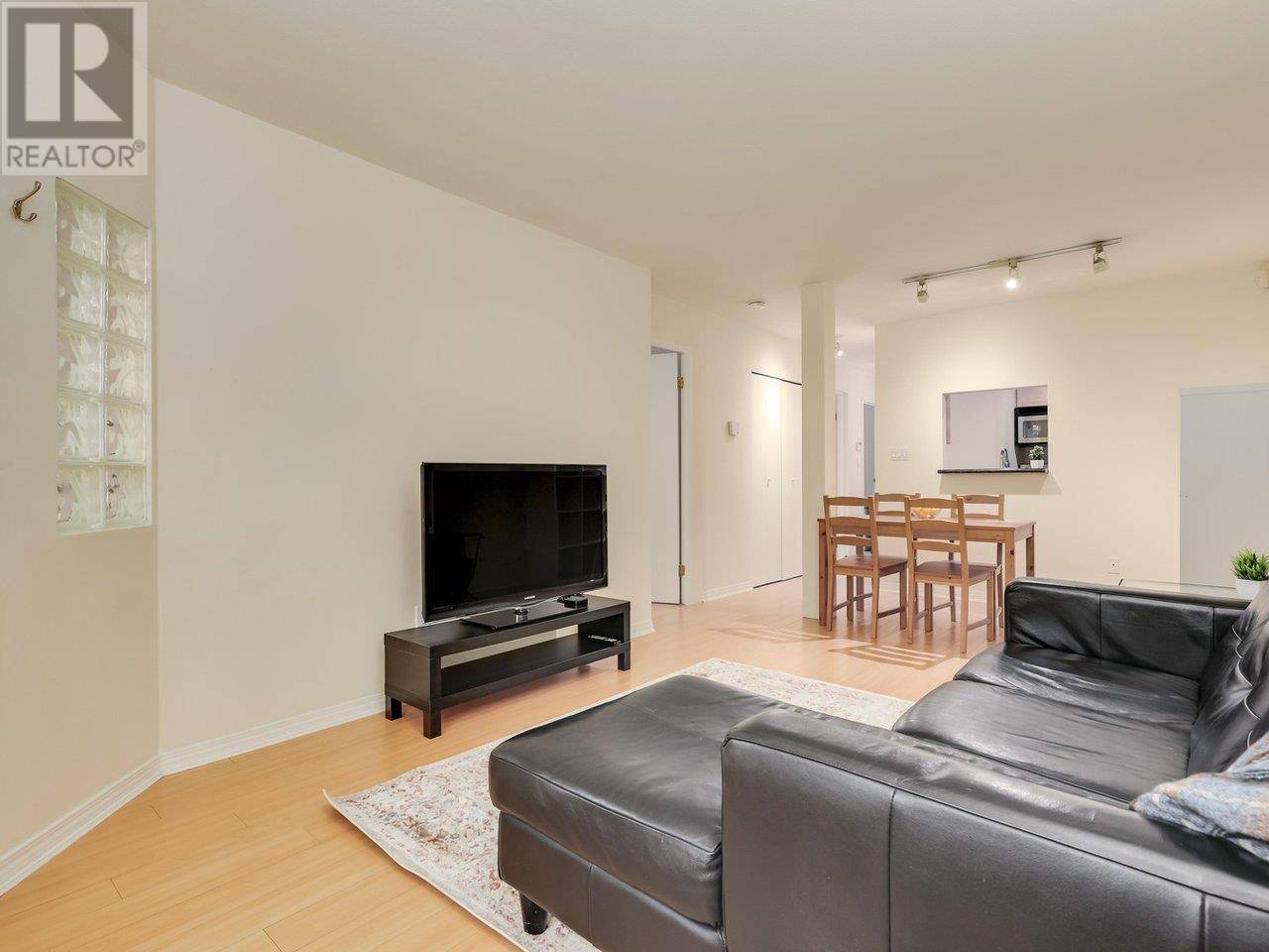 Vancouver, BC V5Z4G8,555 West 14TH AVE #117