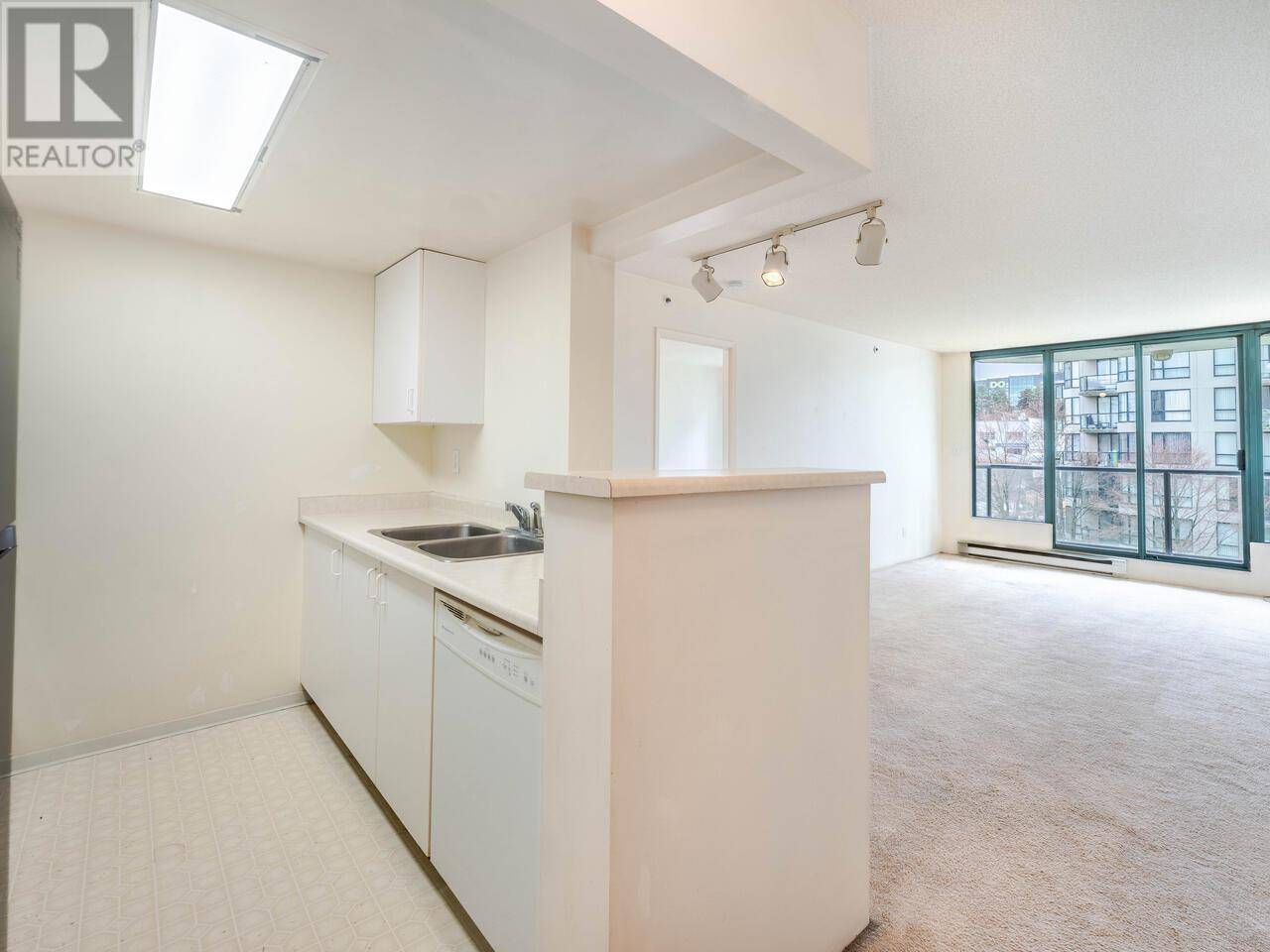 New Westminster, BC V3M6R5,55 TENTH ST #408