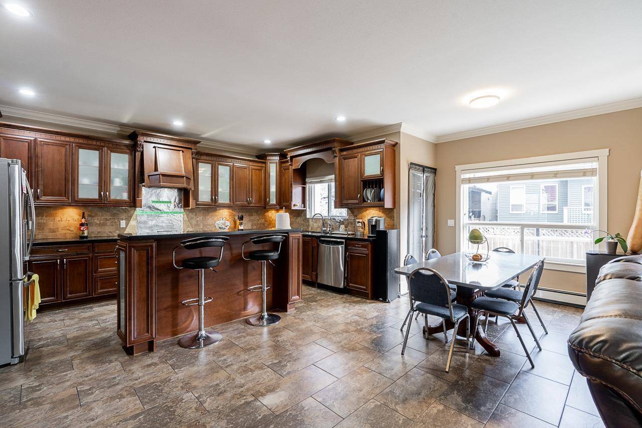 Abbotsford, BC V4X0A2,27760 PULLMAN AVENUE