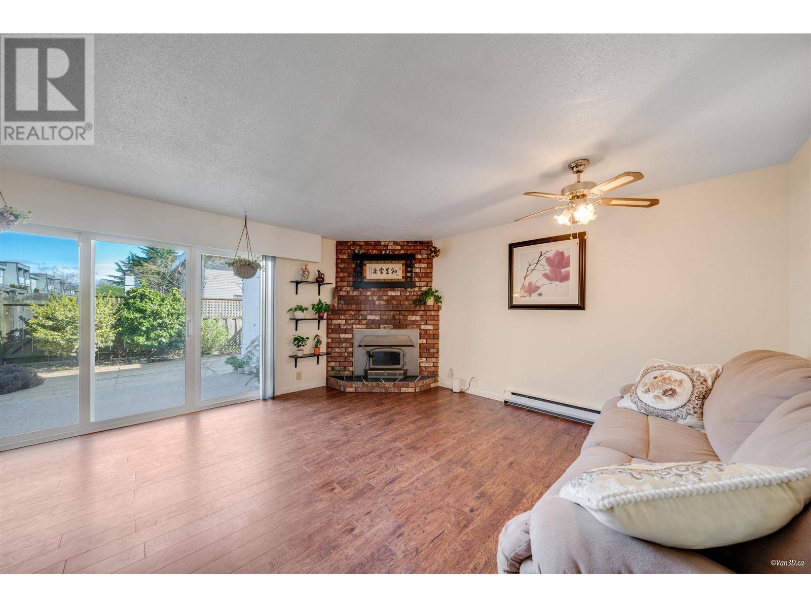 Richmond, BC V7E3S5,10840 SPRINGMONT DR #23