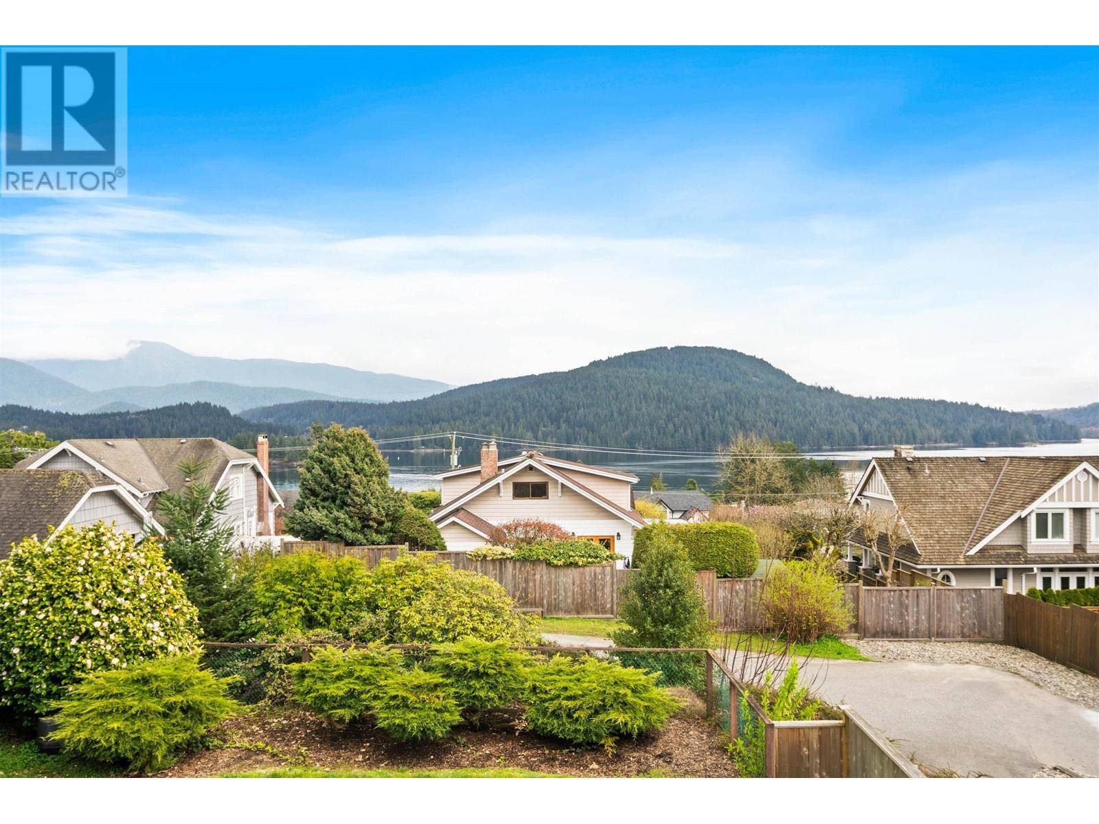 North Vancouver, BC V7G1N2,542 North DOLLARTON HWY