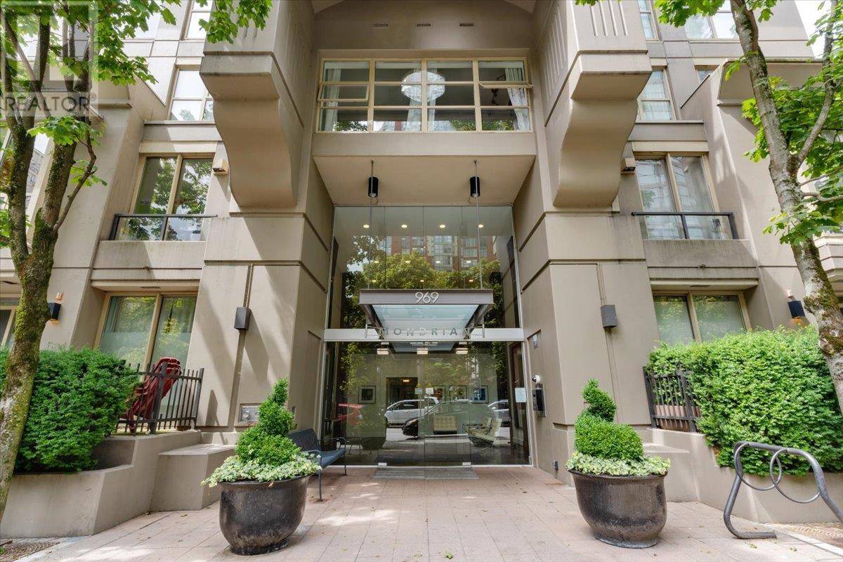 Vancouver, BC V6B1A8,969 RICHARDS ST #3001