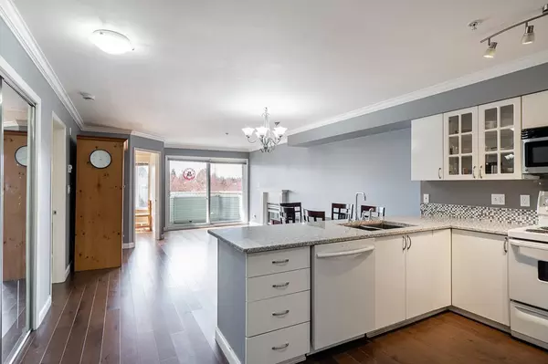 Surrey, BC V3W0V2,12110 80TH AVE #303