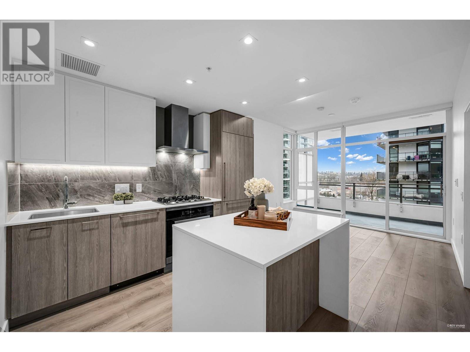 Burnaby, BC V5C0L9,2288 ALPHA AVE #602
