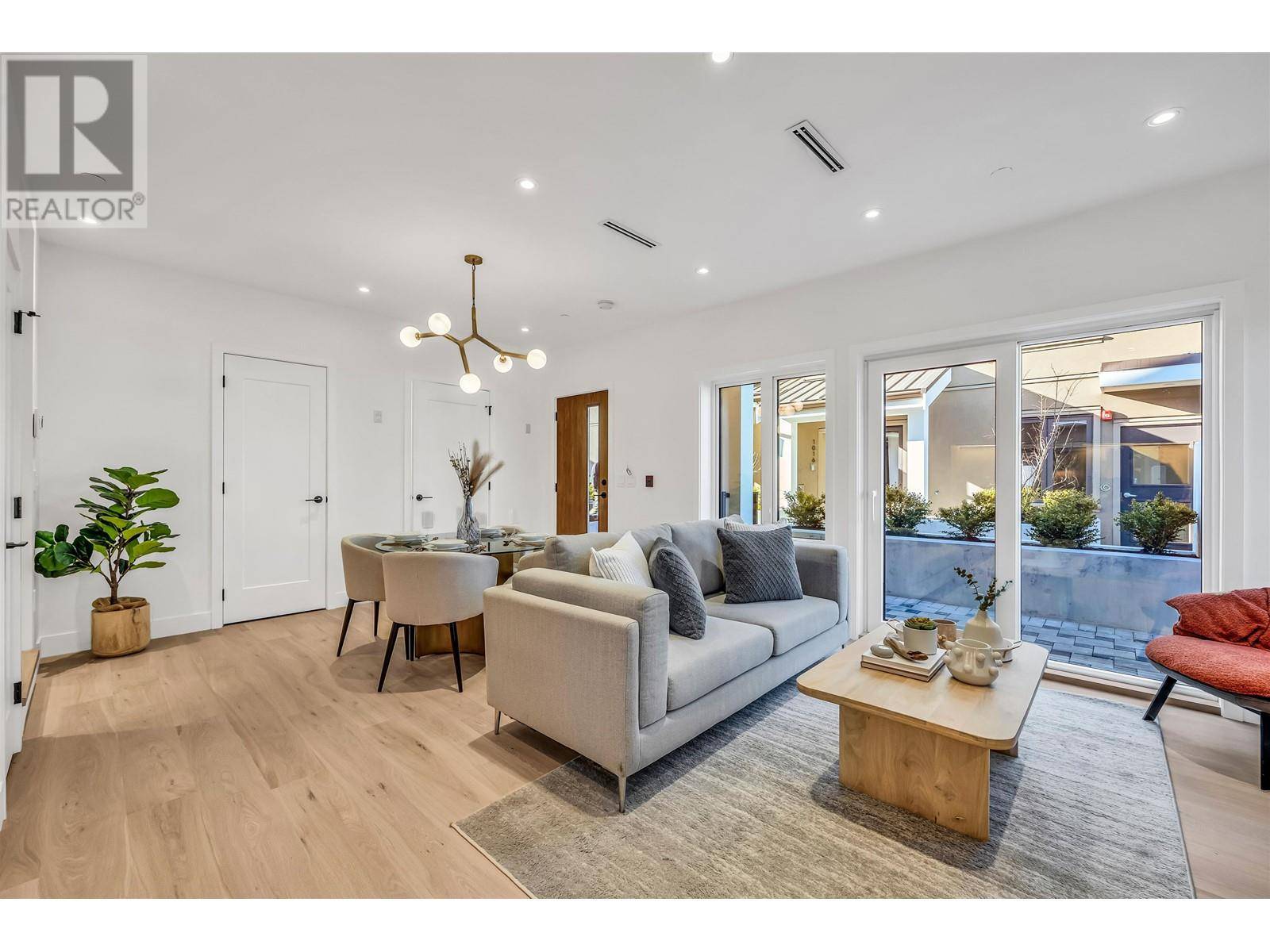 1008 W 52ND AVENUE, Vancouver, BC V6P1H5