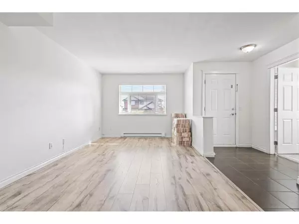 Abbotsford, BC V2T0B1,30519 BLUERIDGE DR #201