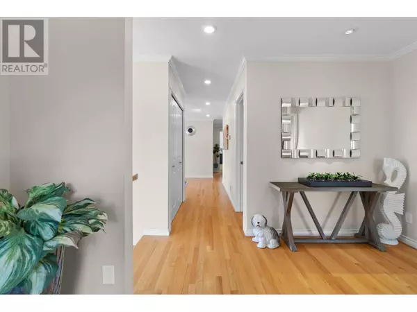 West Vancouver, BC V7W1E9,4635 CAULFEILD DRIVE