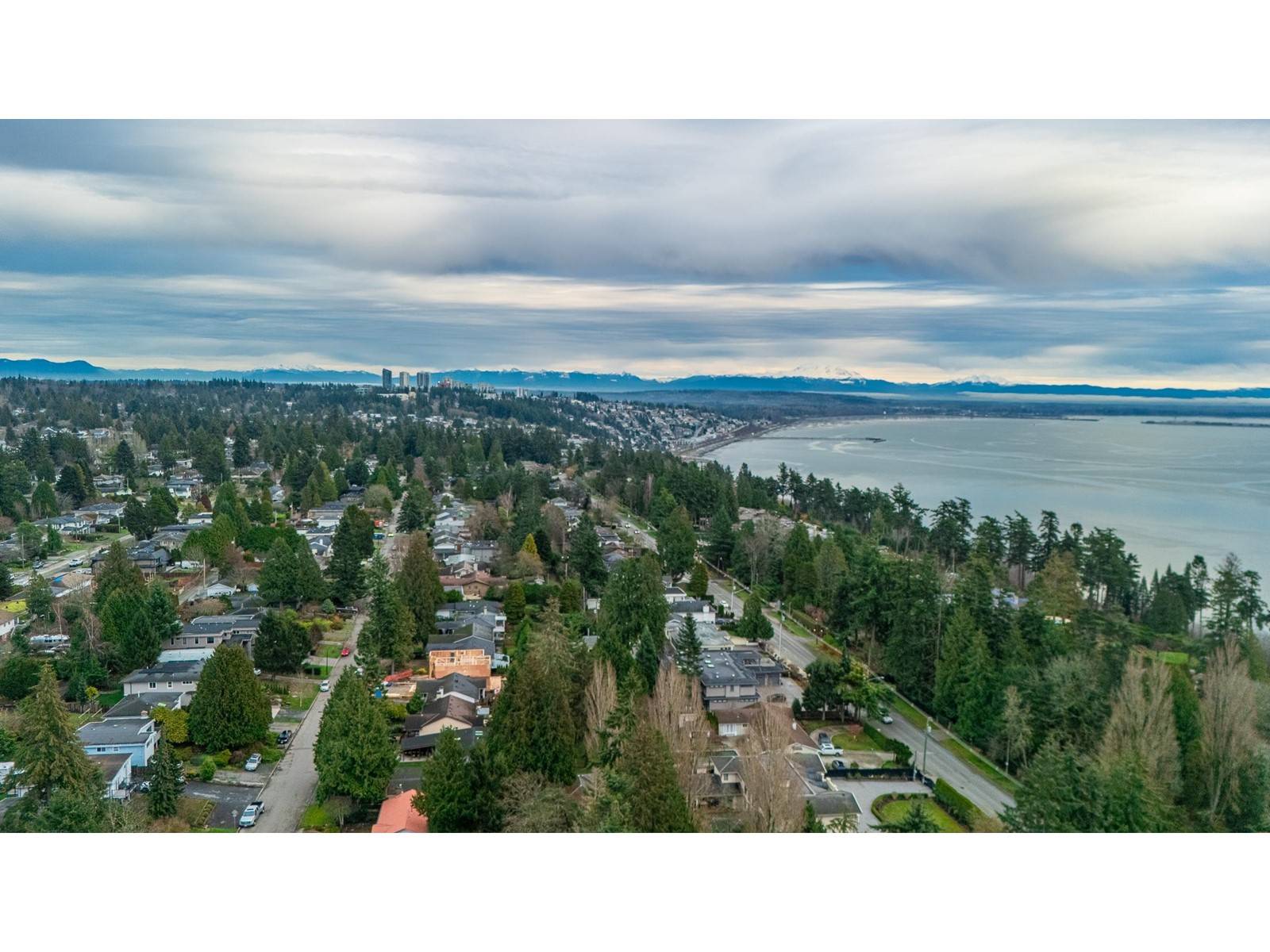 White Rock, BC V4B2Y8,13600 BLACKBURN AVENUE