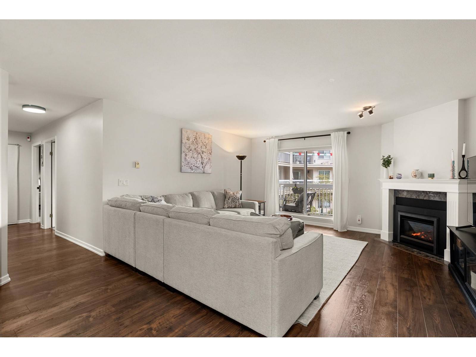 Surrey, BC V3V7X8,9299 121 #201